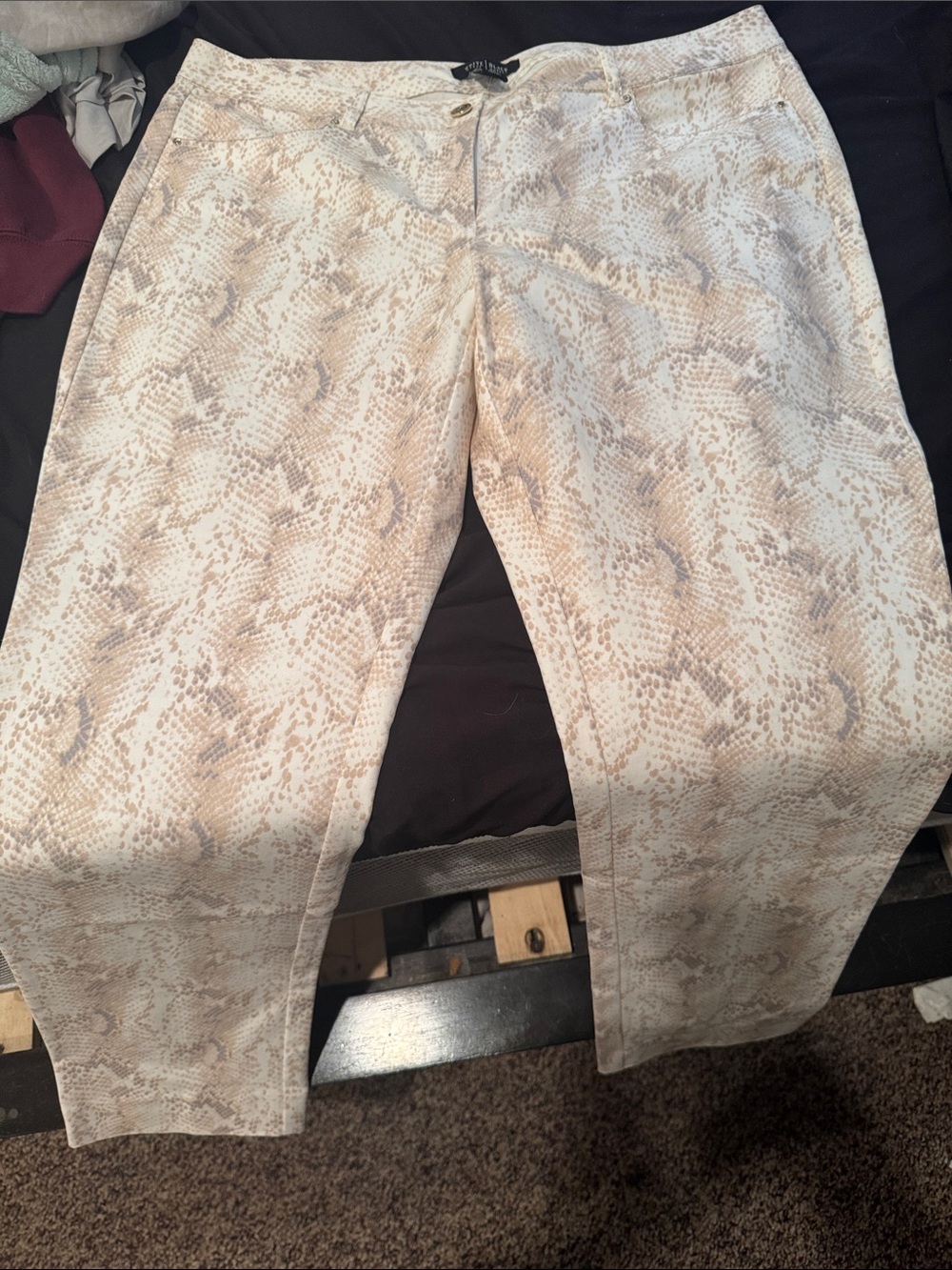 White House Black Market Neutral Snakeskin Print Cropped Pants